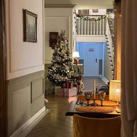 La Fontaine Hotel Хунедоара Екстериор снимка