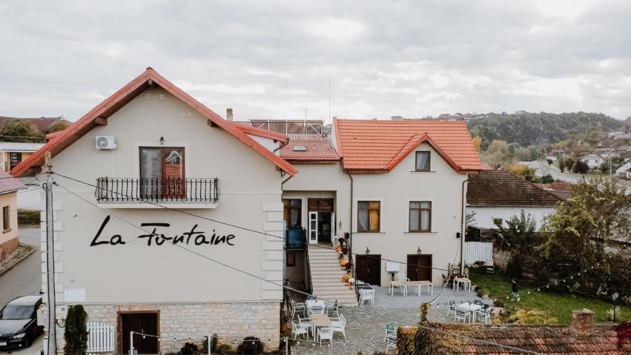La Fontaine Hotel Хунедоара Екстериор снимка